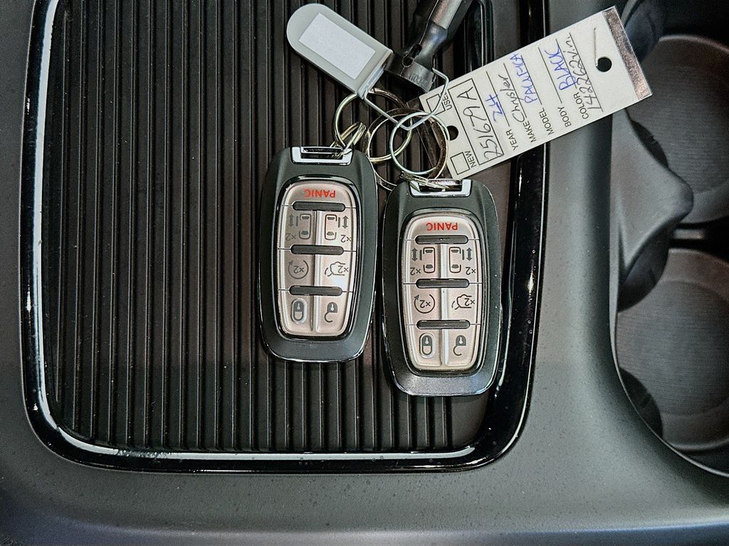 ChryslerPacifica33
