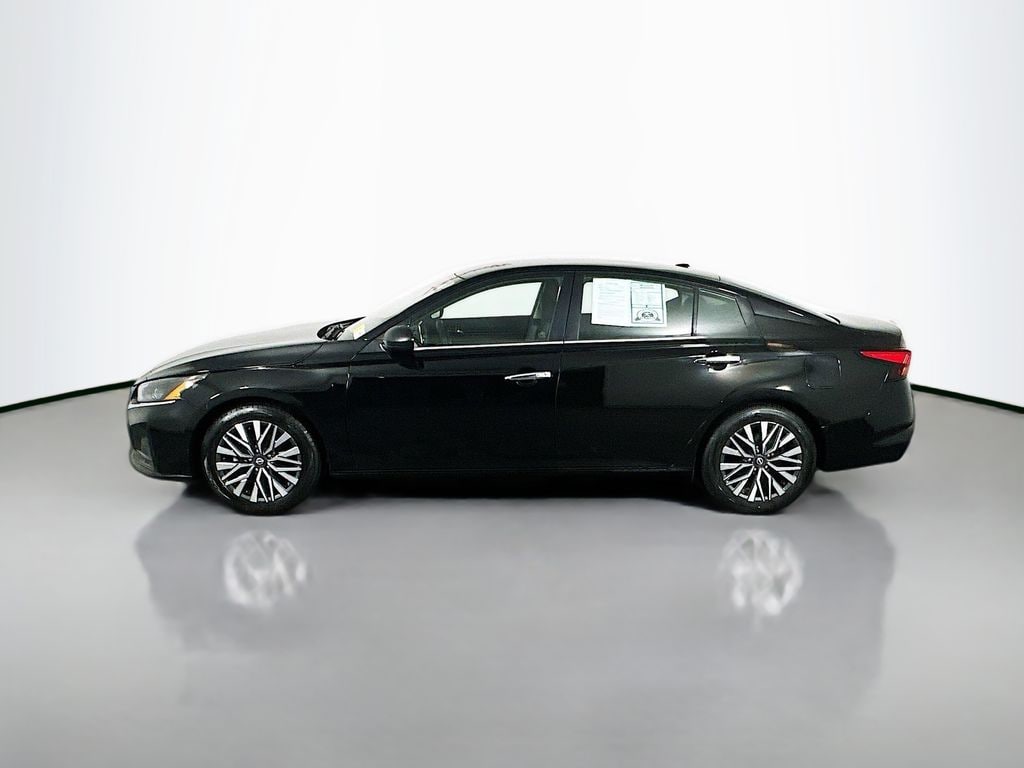 Used 2024 Nissan Altima 2.5 SV Sedan