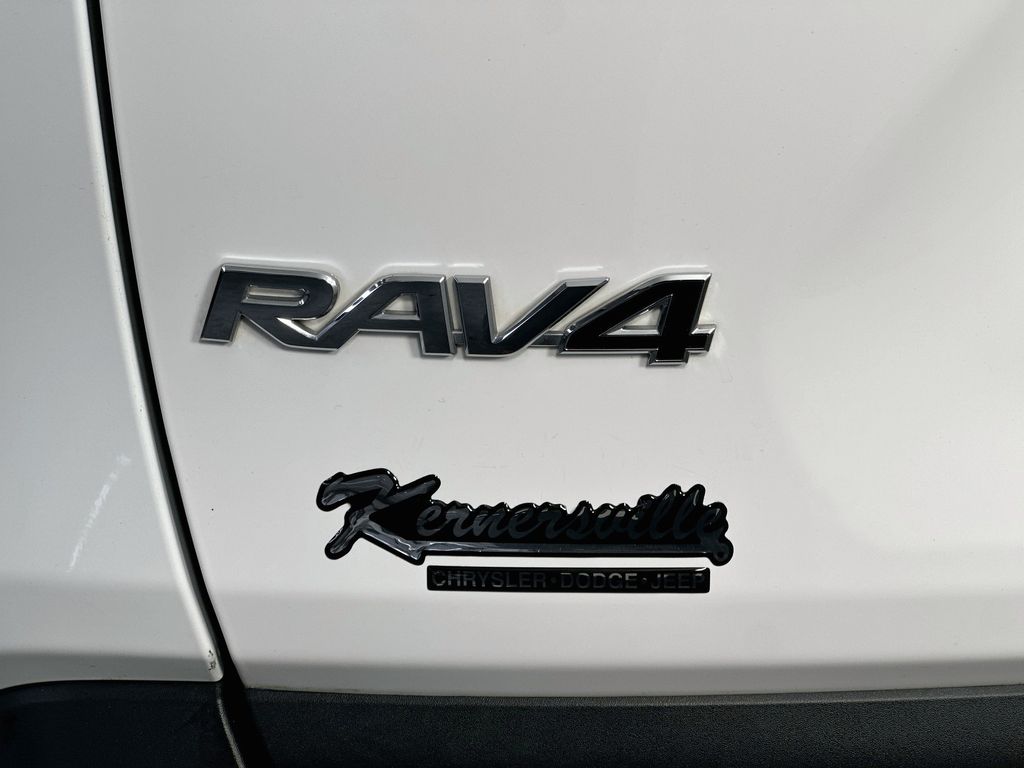 ToyotaRAV427