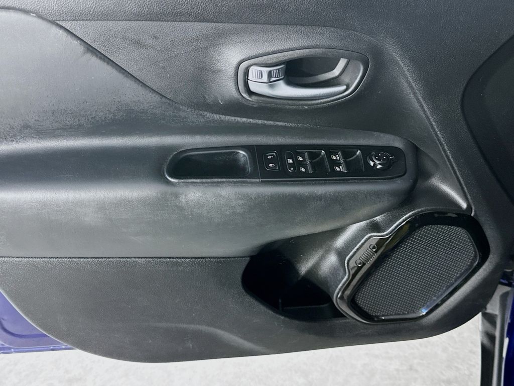 JeepRenegade25