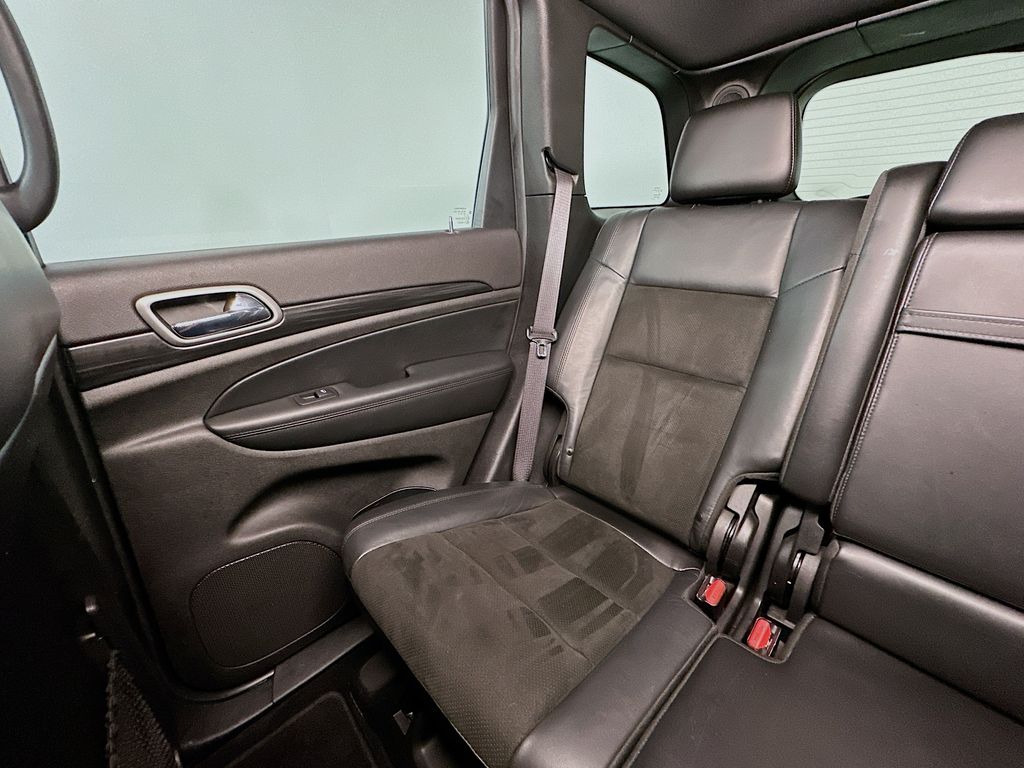 JeepGrand Cherokee12