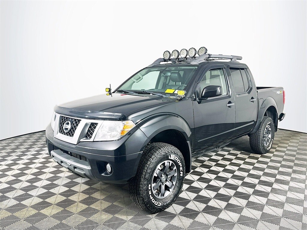 2018 Nissan Frontier PRO-4X photo 3