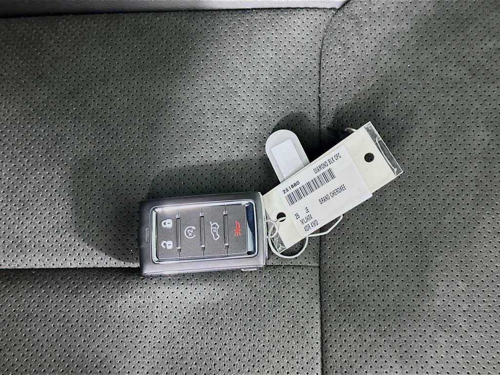 JeepGrand Cherokee19