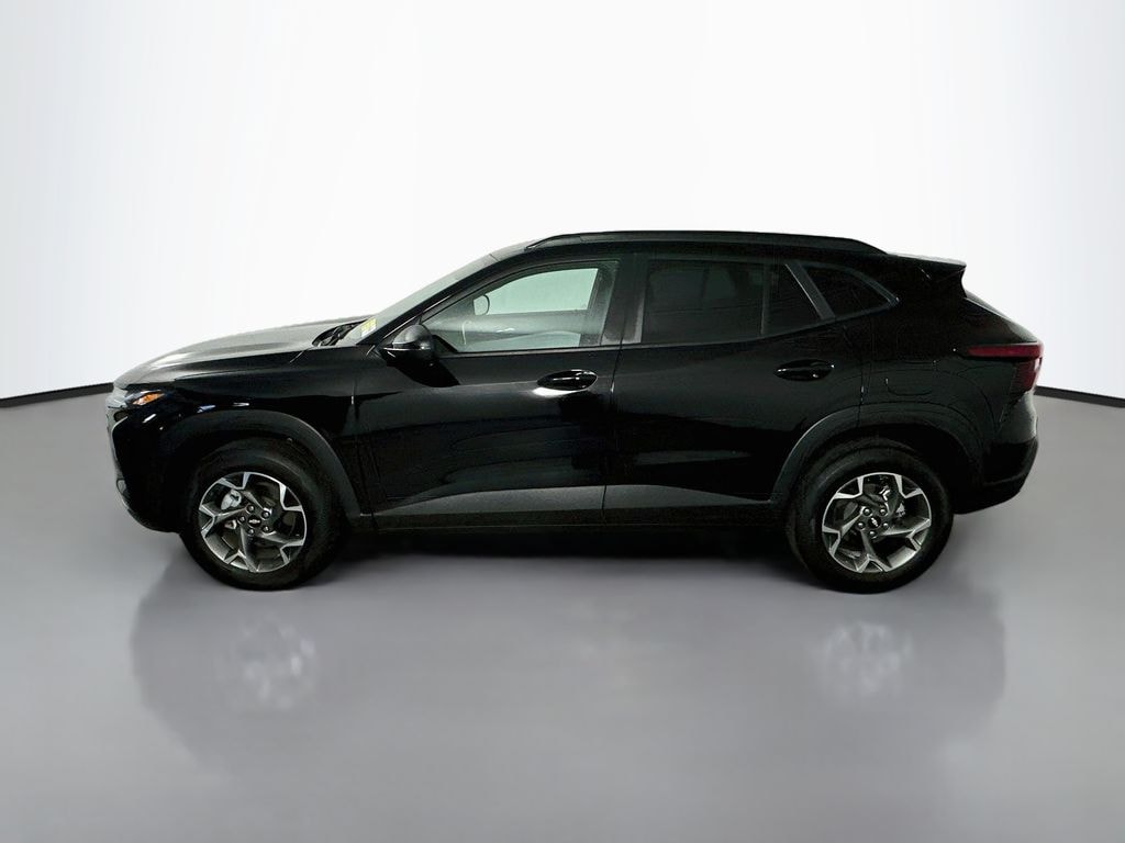 Used 2025 Chevrolet Trax LT SUV