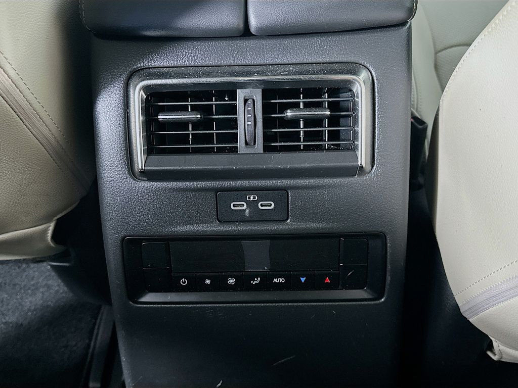 MazdaCX-9022