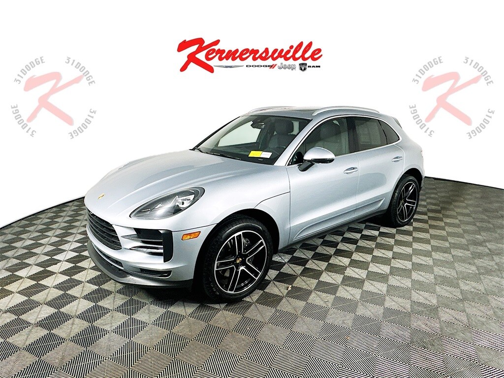 2021 Porsche Macan Base photo 3