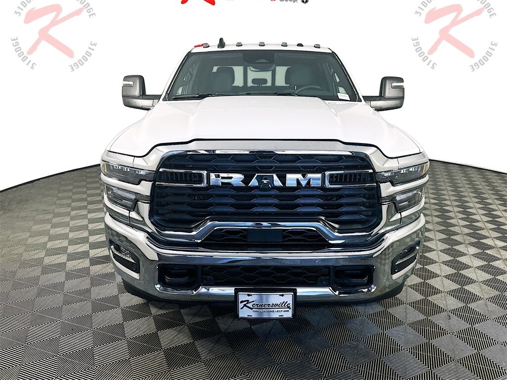 2025 Ram 2500 Tradesman photo 2
