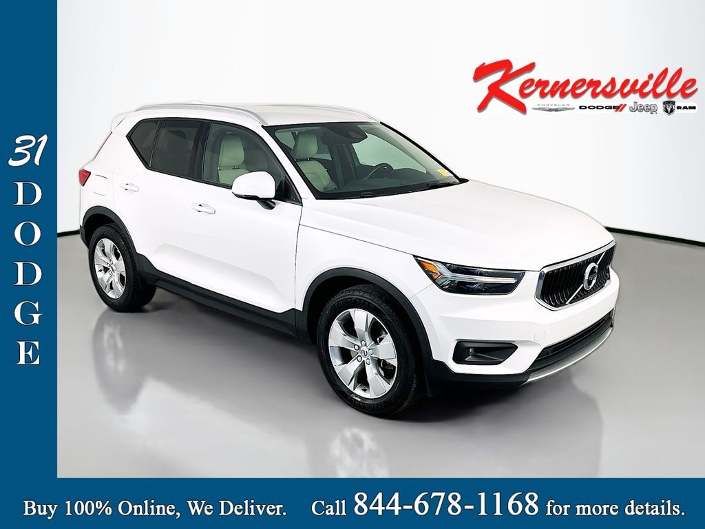 Used 2021 Volvo XC40 Momentum SUV