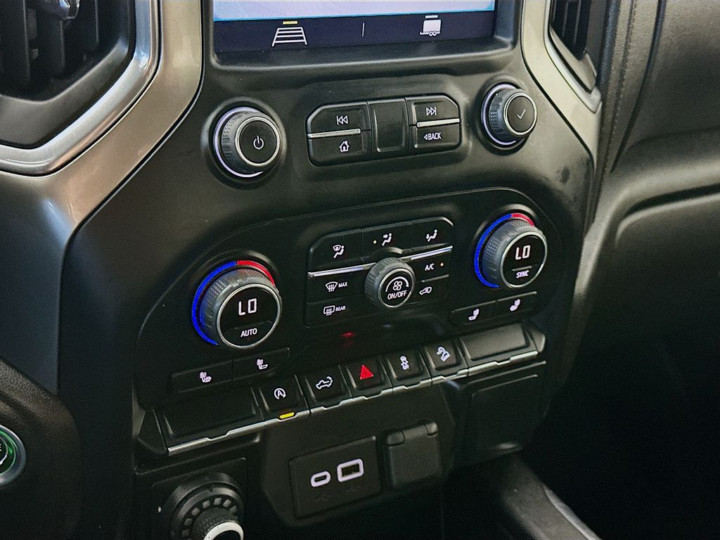 ChevroletSilverado 1500 LTD18