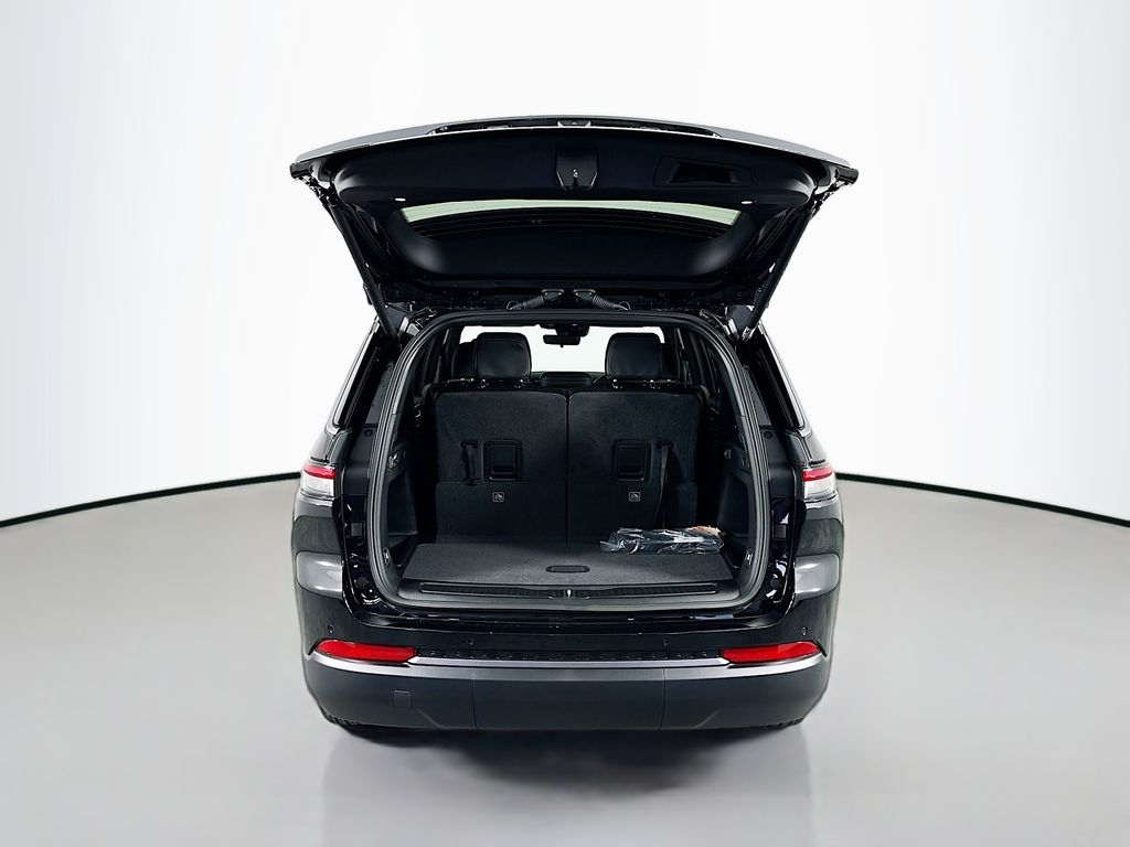JeepGrand Cherokee L16