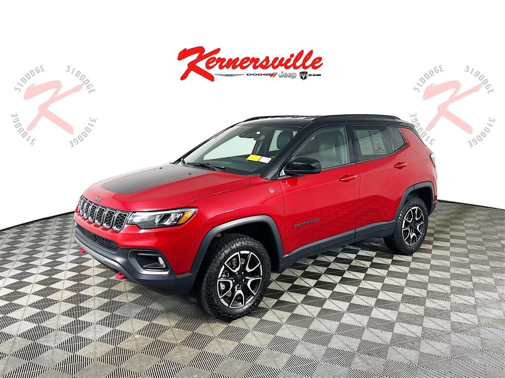 2024 Jeep Compass Trailhawk photo 3