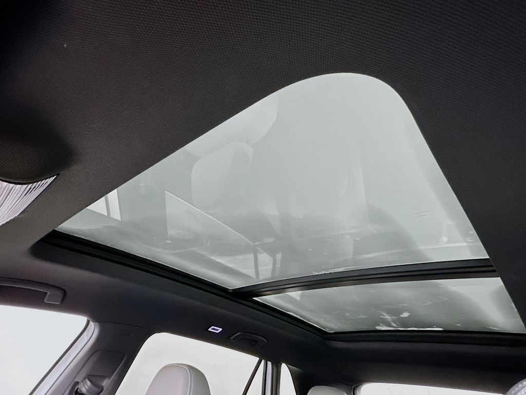 VolkswagenAtlas Cross Sport21