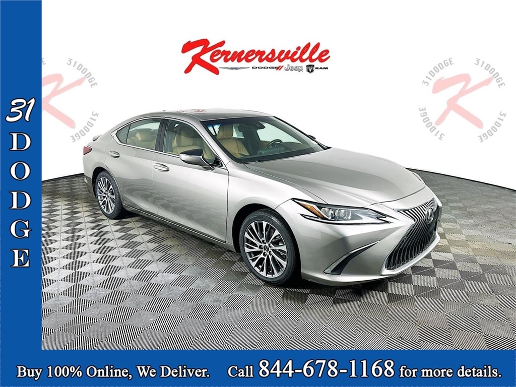 2020 Lexus ES 350's photo