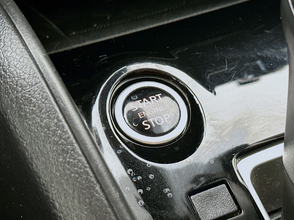 NissanVersa27