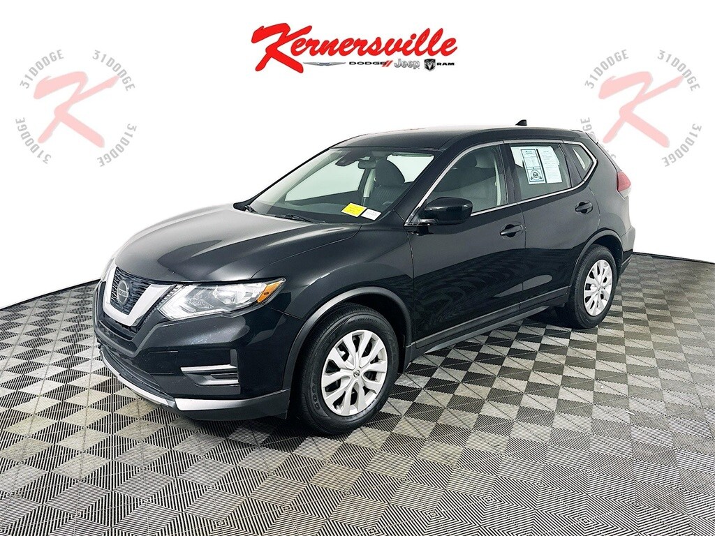 2020 Nissan Rogue photo 3