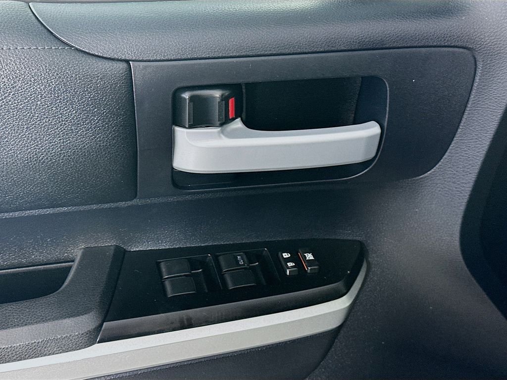 ToyotaTundra24