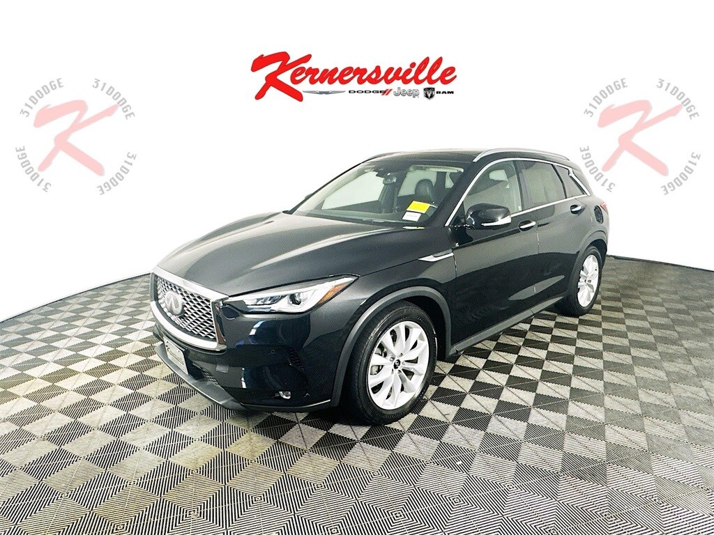 2019 Infiniti QX50 Essential SPORT photo 3