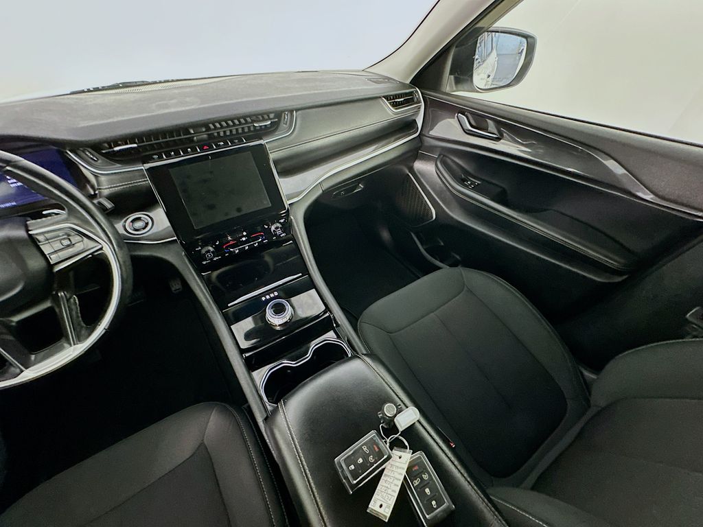 JeepGrand Cherokee L11