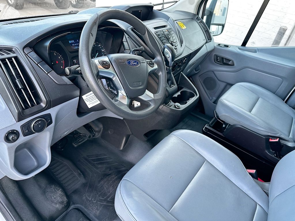 FordTransit-35028