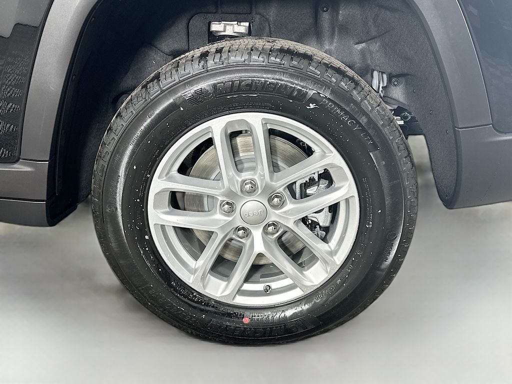 JeepGrand Cherokee L17