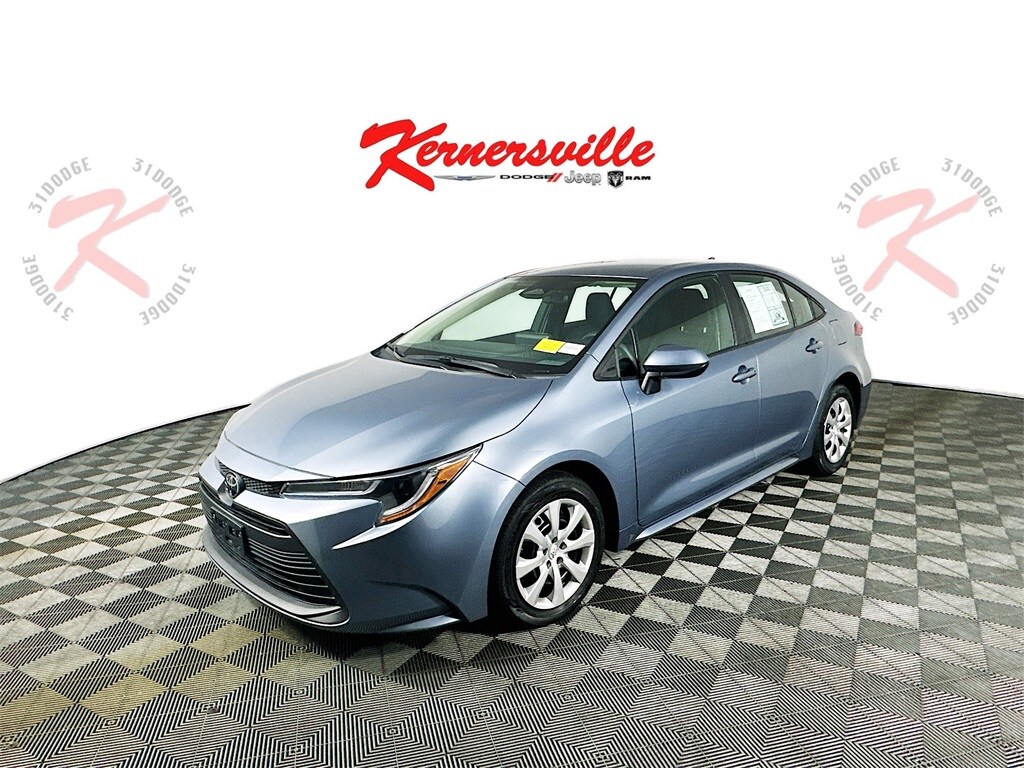 2024 Toyota Corolla LE photo 3