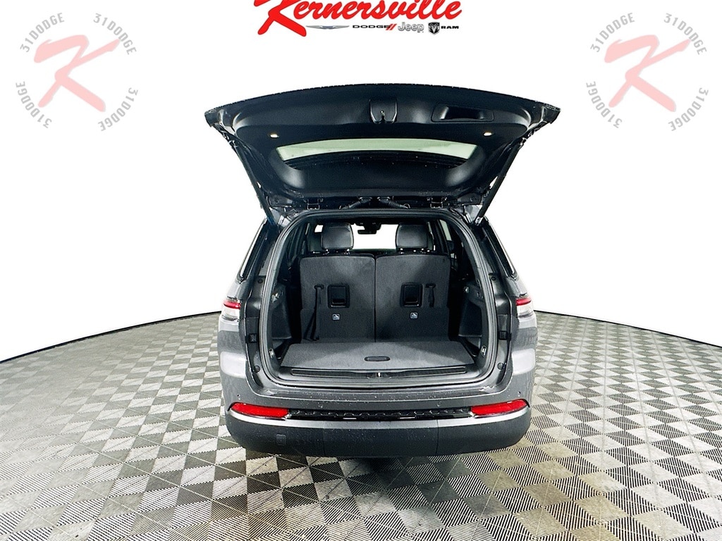 JeepGrand Cherokee L16