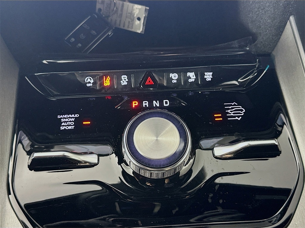 JeepGrand Wagoneer12