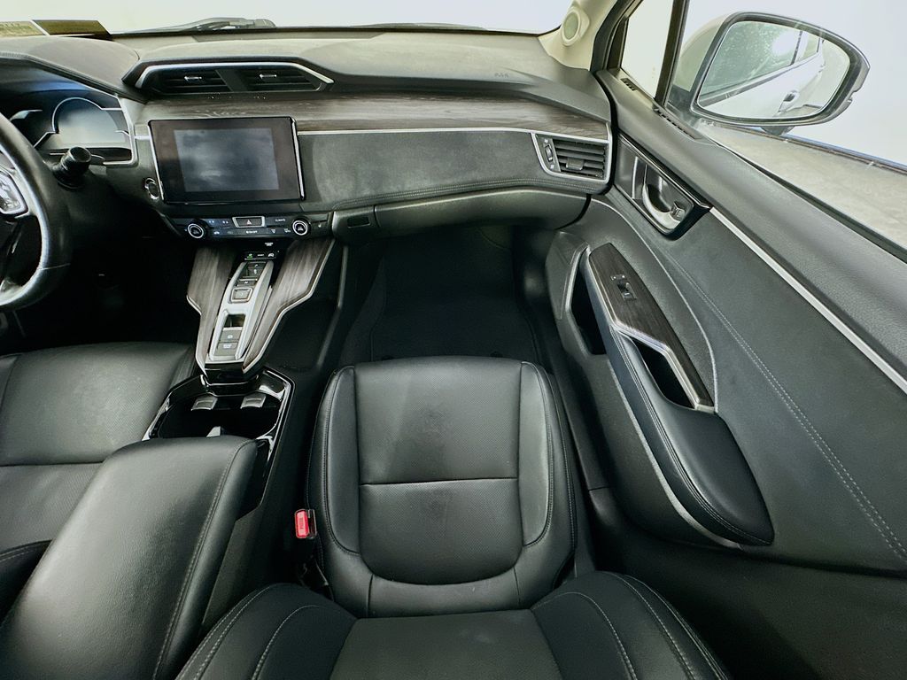 HondaClarity Plug-In Hybrid11