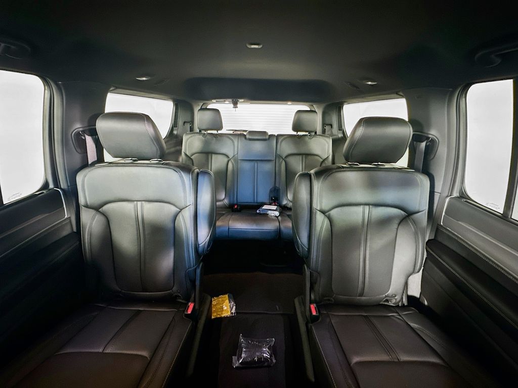 JeepGrand Wagoneer10