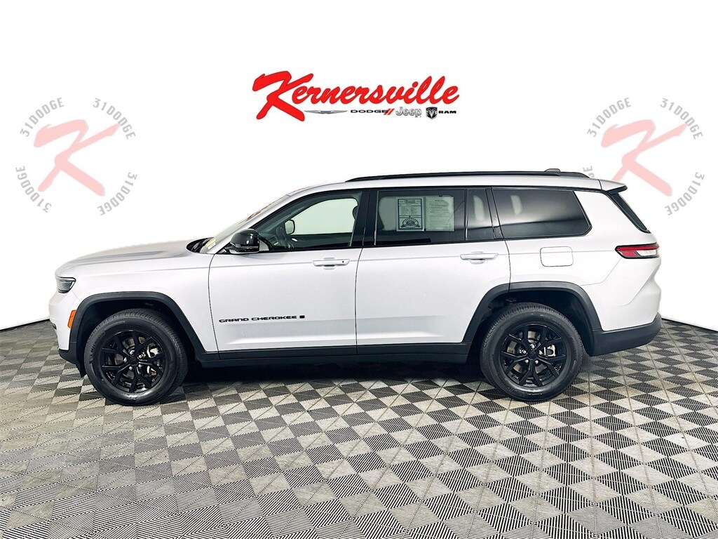 2024 Jeep Grand Cherokee Altitude photo 4