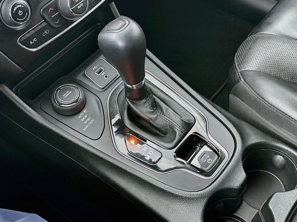 JeepCherokee16