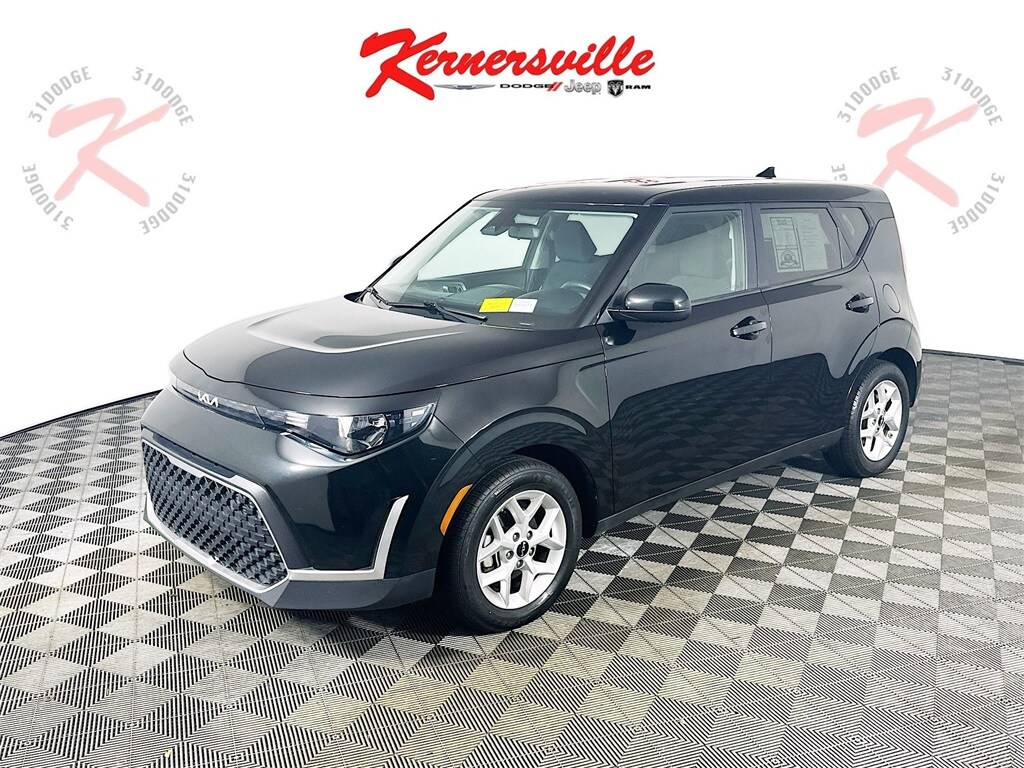 2024 Kia Soul LX photo 3