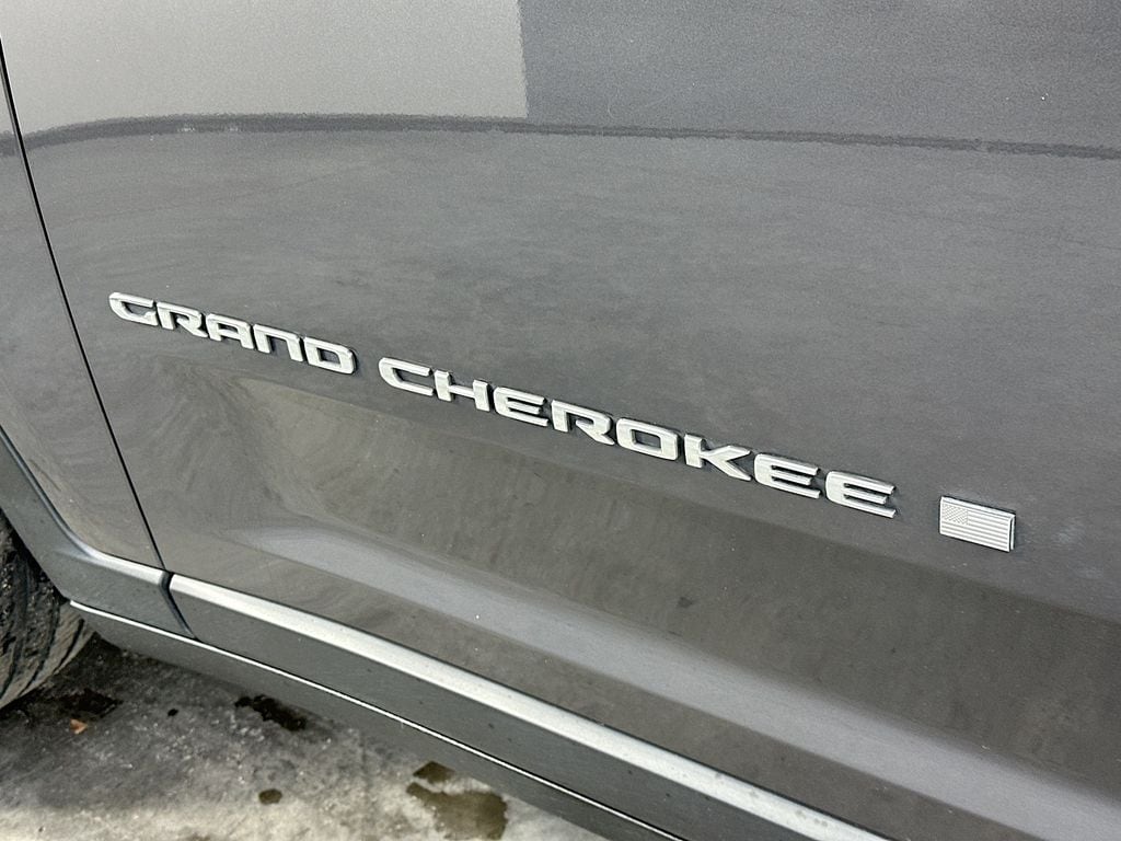 JeepGrand Cherokee L28