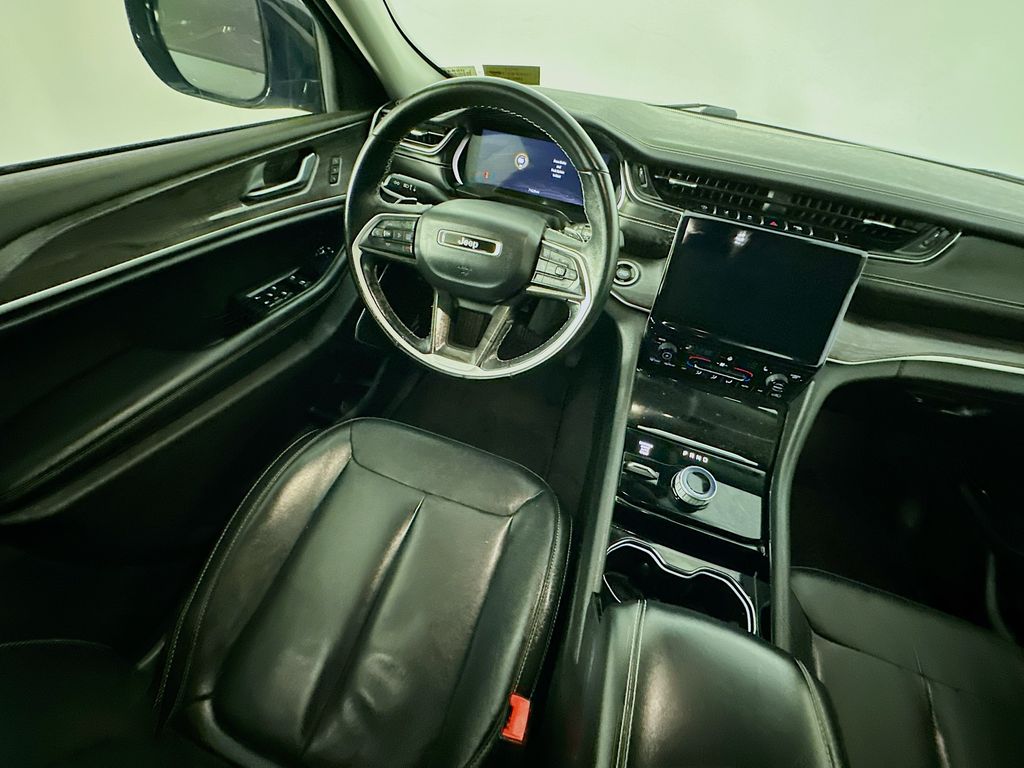 JeepGrand Cherokee L9