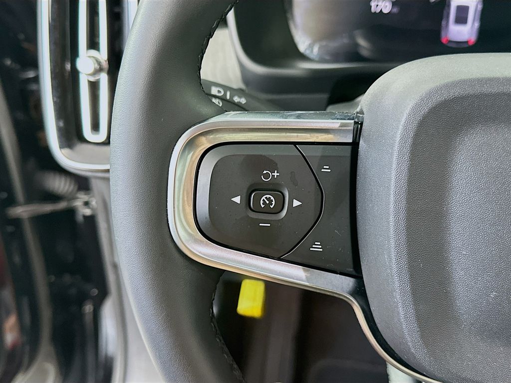 VolvoXC4025