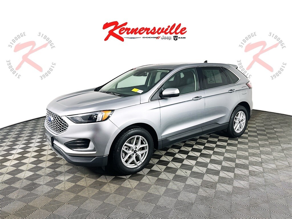 2024 Ford Edge SEL photo 3