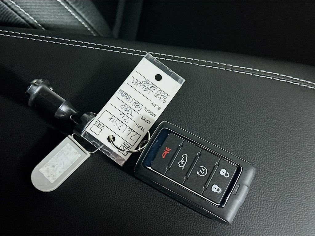 JeepGrand Cherokee L20