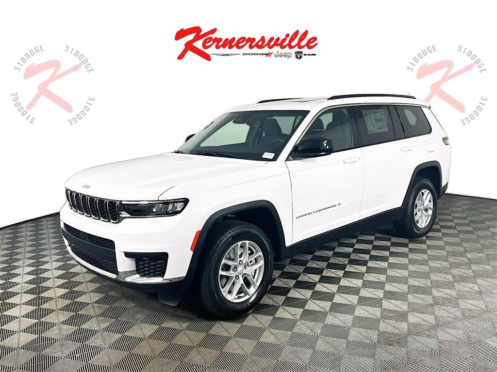 2025 Jeep Grand Cherokee Laredo X photo 3