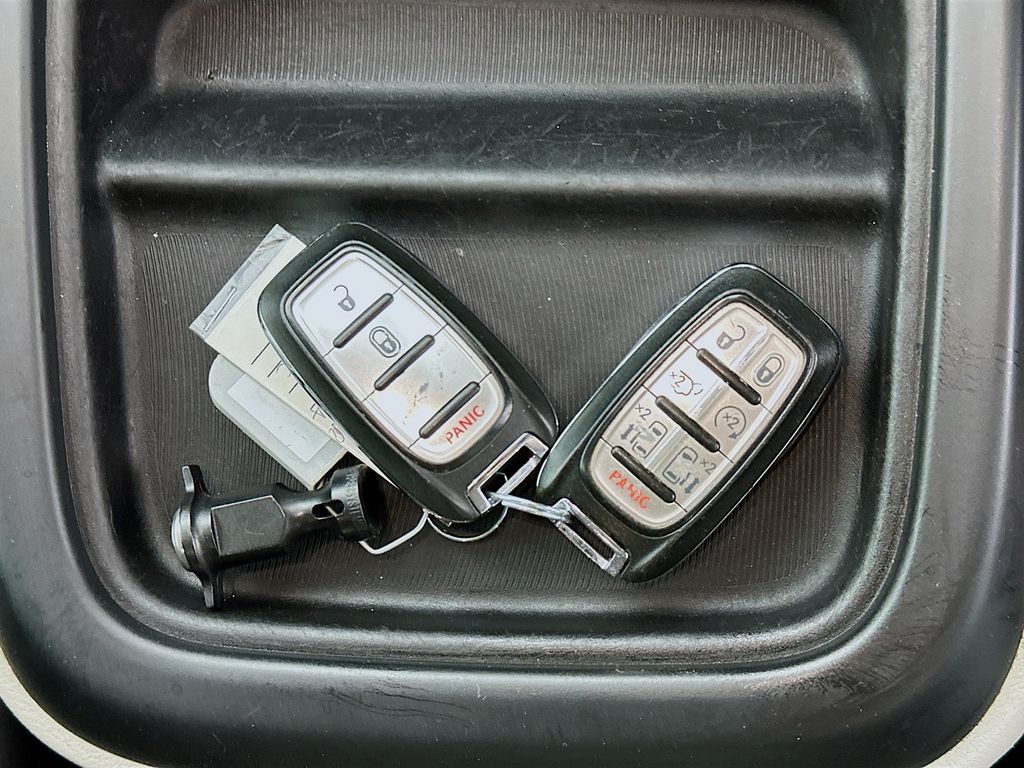 ChryslerPacifica32