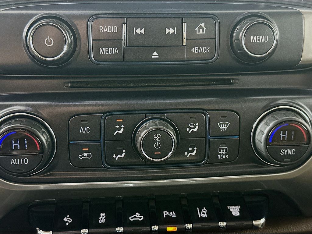 ChevroletSilverado 3500HD18