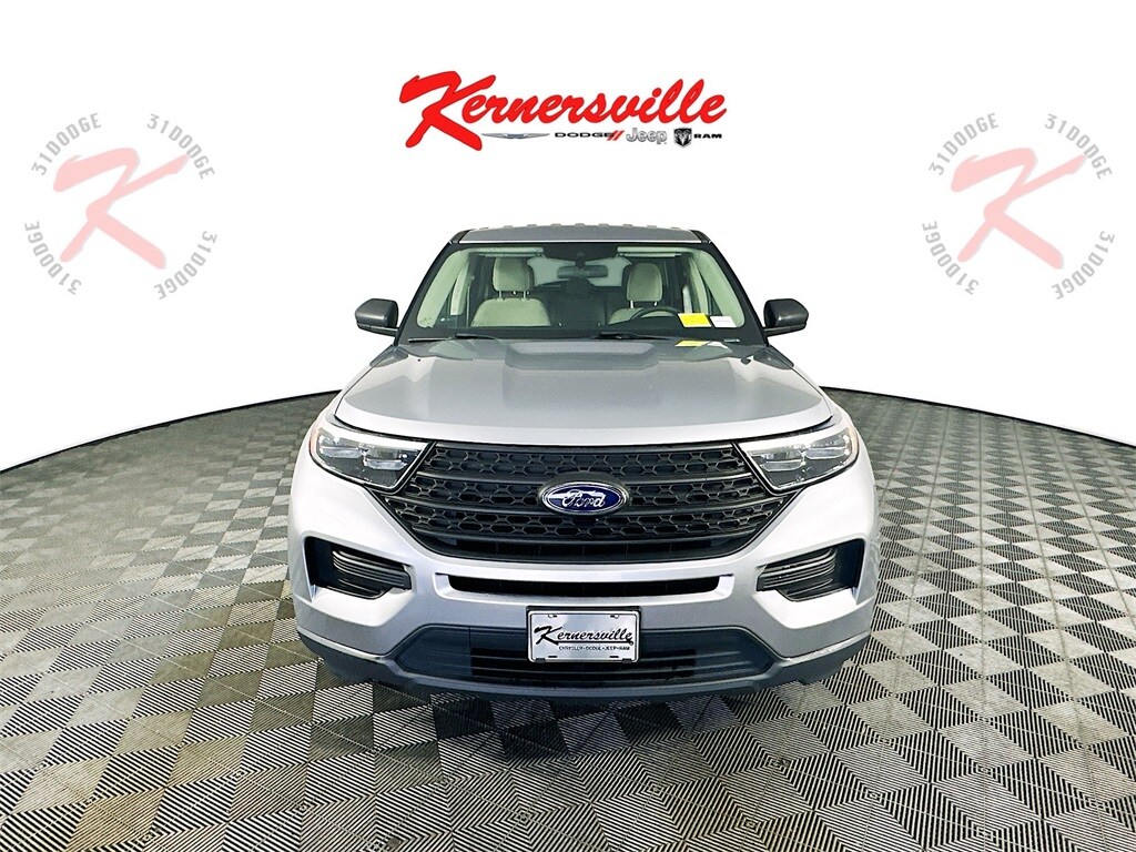 2022 Ford Explorer Base photo 2