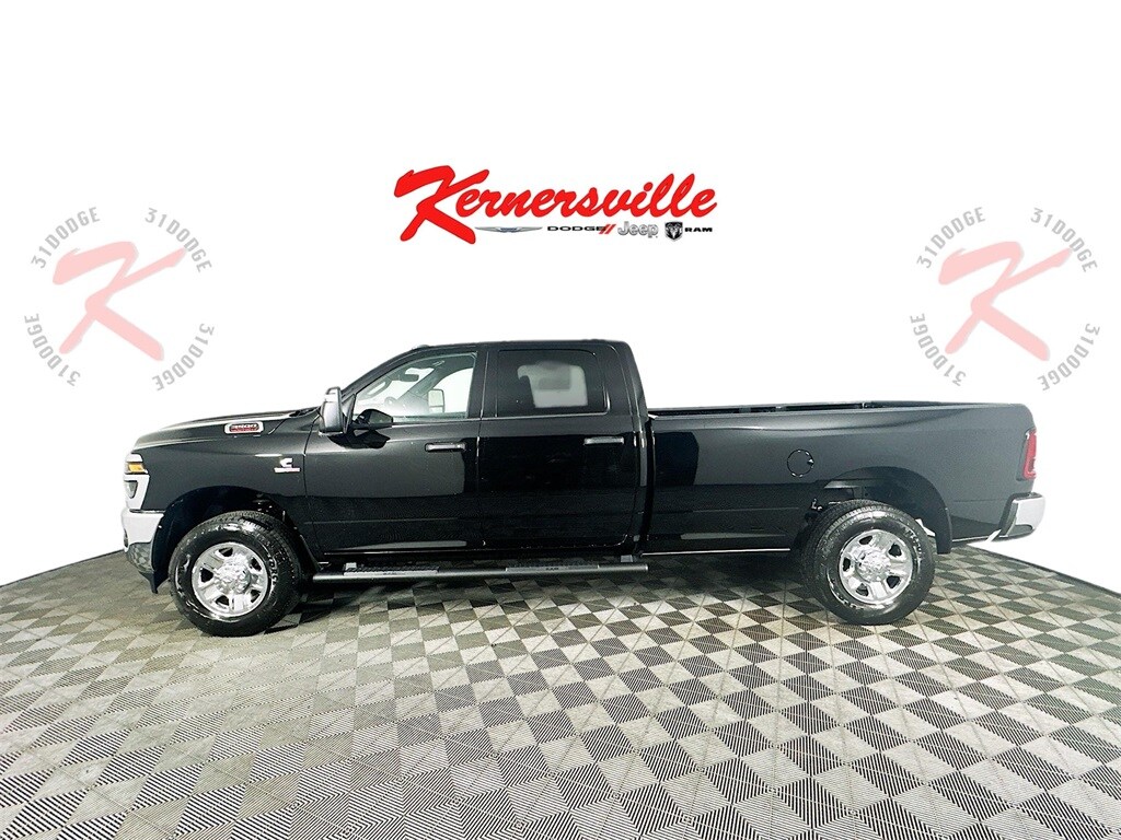2025 Ram 3500 Tradesman photo 3