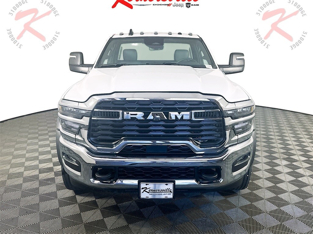 2025 Ram 4500 Tradesman photo 2