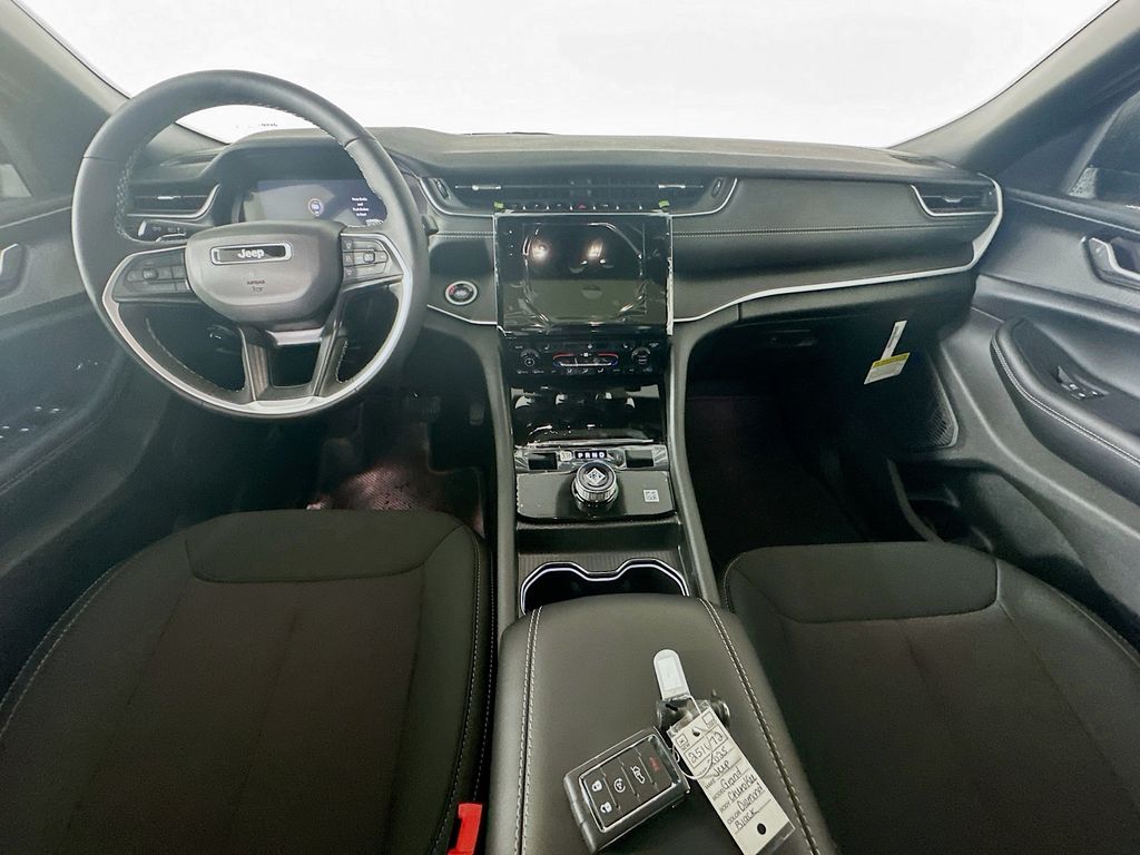 JeepGrand Cherokee9