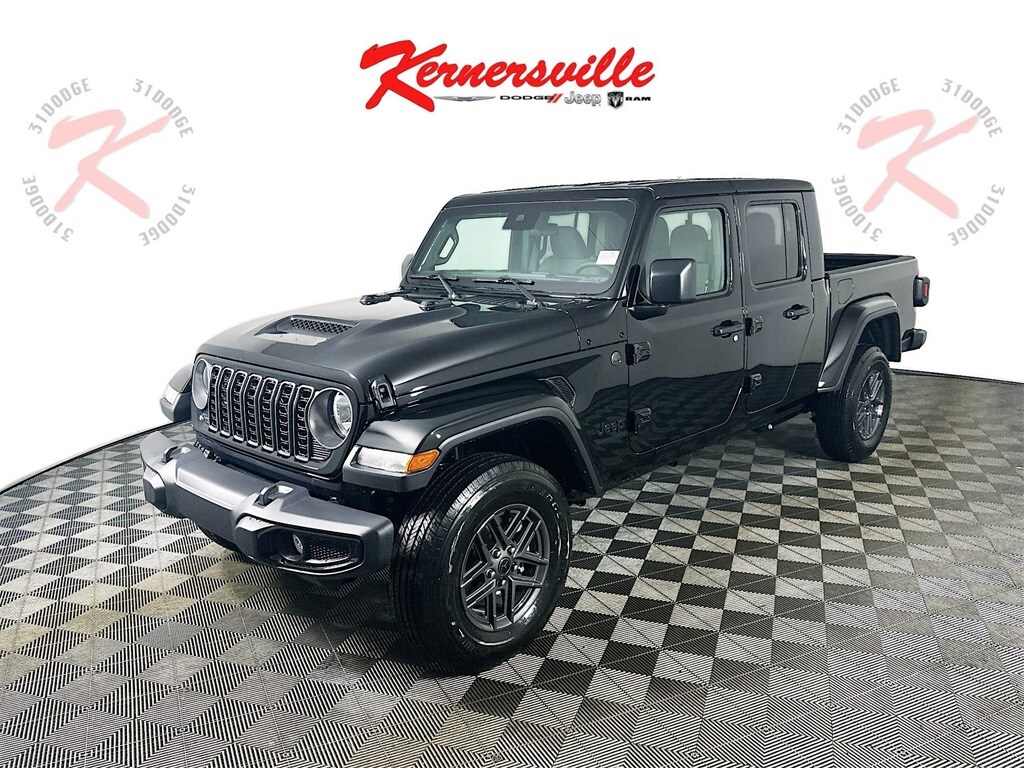 2025 Jeep Gladiator Sport S photo 3