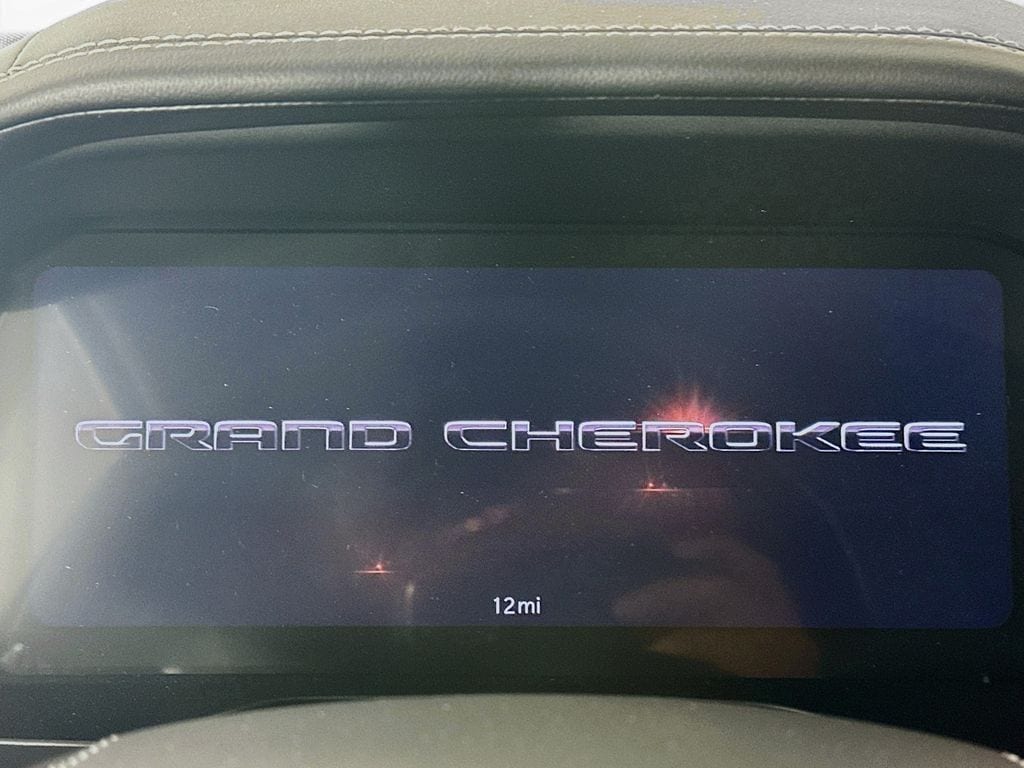 2025 Jeep Grand Cherokee Overland - Photo 11