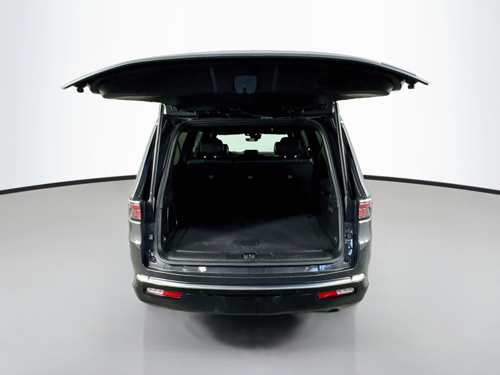JeepWagoneer L29
