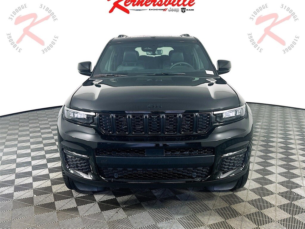 2025 Jeep Grand Cherokee Limited photo 2