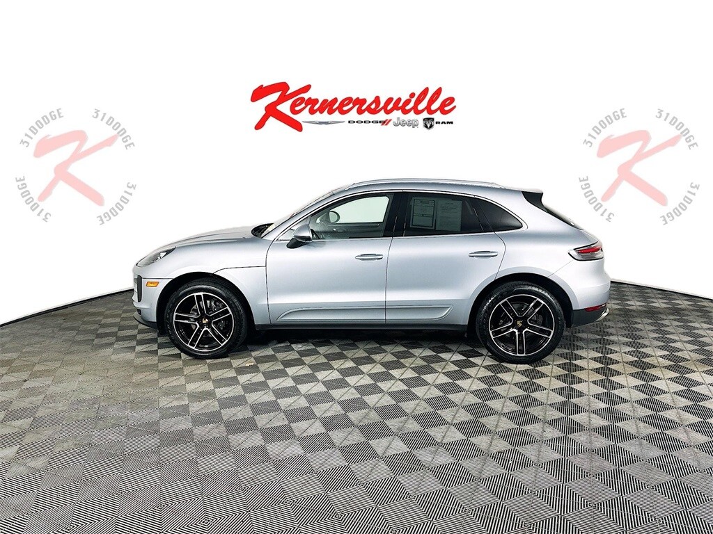 2021 Porsche Macan Base photo 4