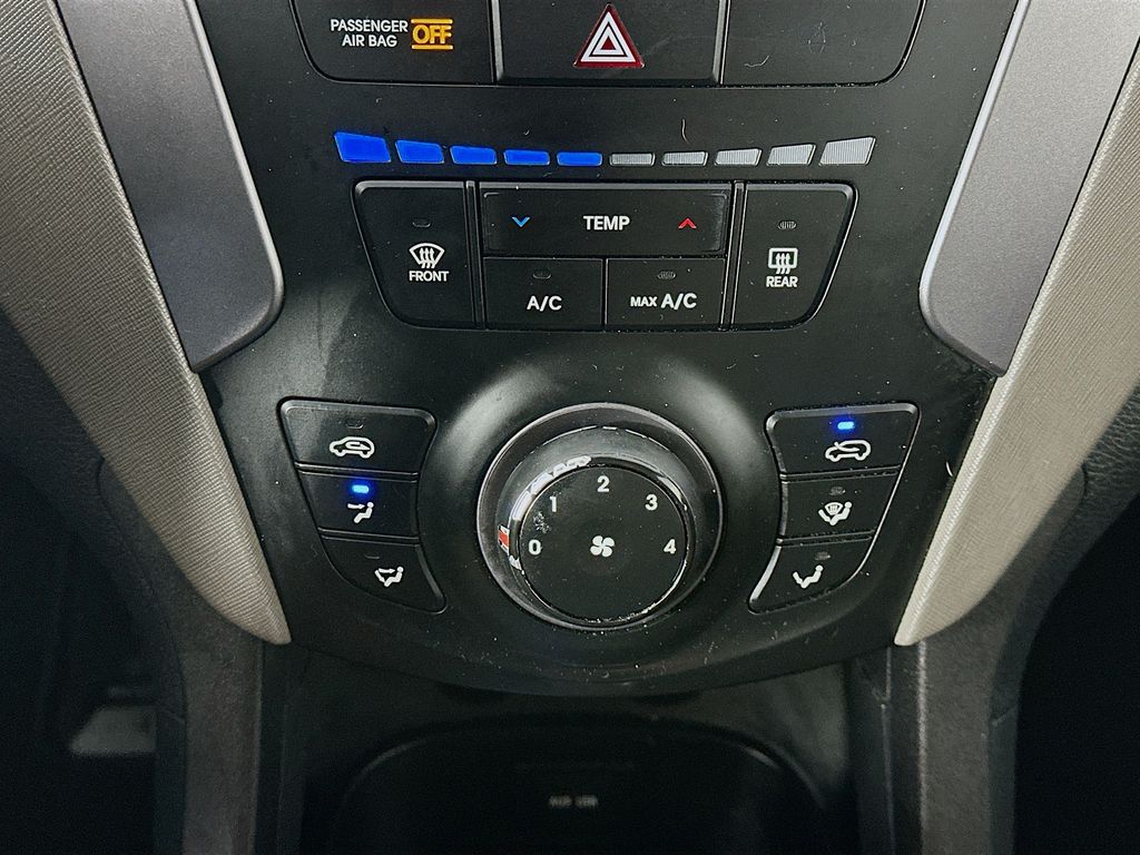 HyundaiSanta Fe Sport18